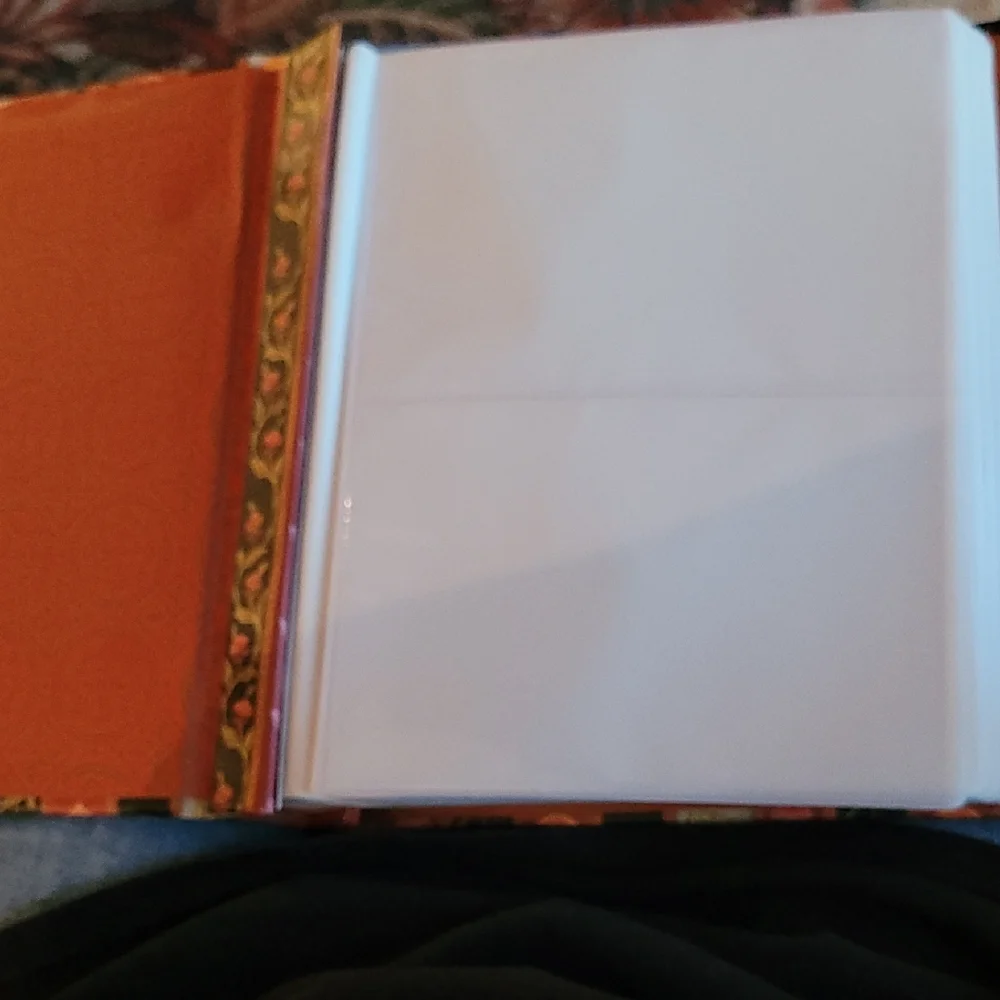 Elephant & Monkey Photo Album in Vibrant Colors - Picture 3 of 7